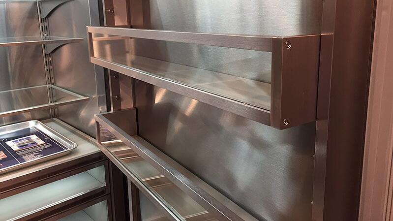 bluestar-36-inch-professional-refrigerator-stainless-steel-shelves