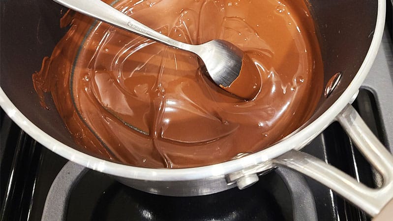 melting-chocolate-on-low-miele-burner