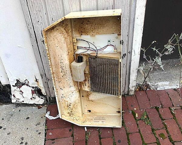 old-ventilation-hood_1