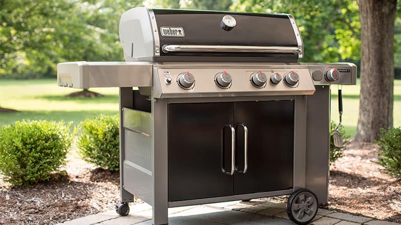 weber-genesis-bbq-grill-in-black-lifestyle-image